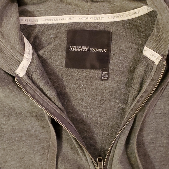 🎁2/$25 Victoria's Secret zip up hoodie- medium - Picture 4 of 5